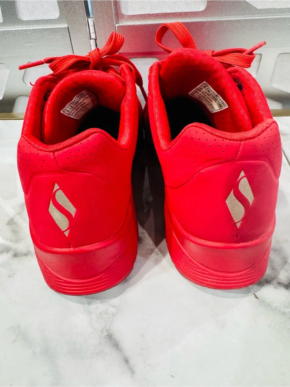 Skechers Uno Stand On Air Red Sneakers Air-Cooled Memory Foam Women’s 9
